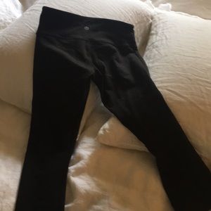 Lululemon Wunder Under cropped pants